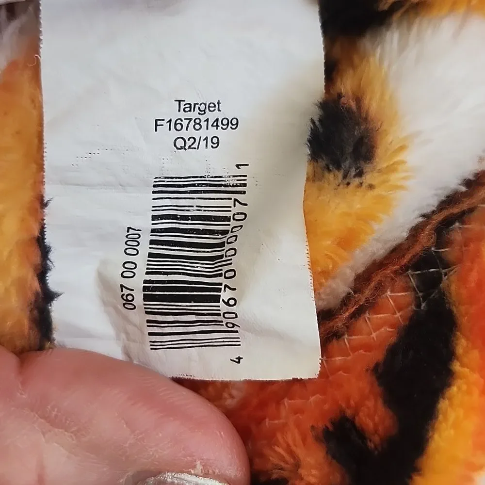 Hide And Eek Boutique Throw, 60